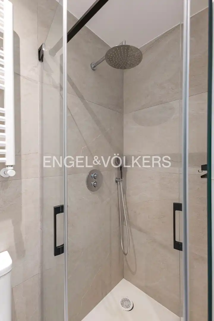 Badezimmer von Dachboden zur Miete in Madrid mit Klimaanlage, Heizung und Terrasse