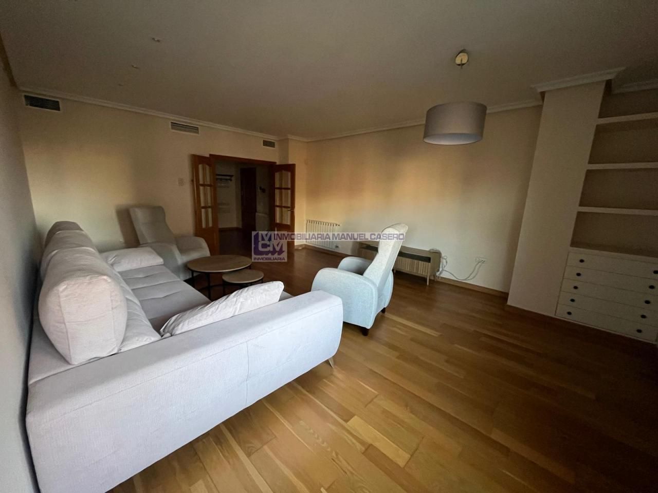 Living room of Flat to rent in Cáceres Capital  with Air Conditioner, Heating and Parquet flooring