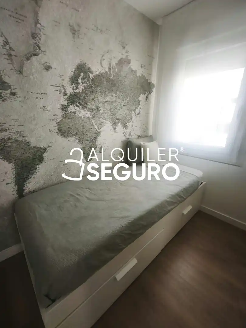 Bedroom of Flat for rent in Zaragoza  with Air Conditioner, Heating and Furnished