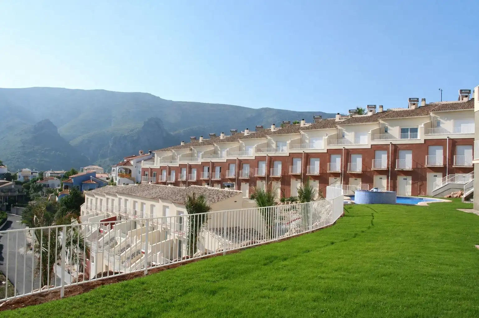 Vista exterior de Apartament en venda en Pedreguer amb Aire condicionat, Calefacció i Jardí privat