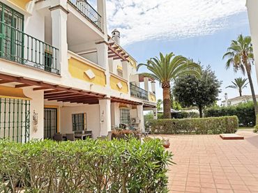 Pis amb piscina en venda a Calle Alcotanes