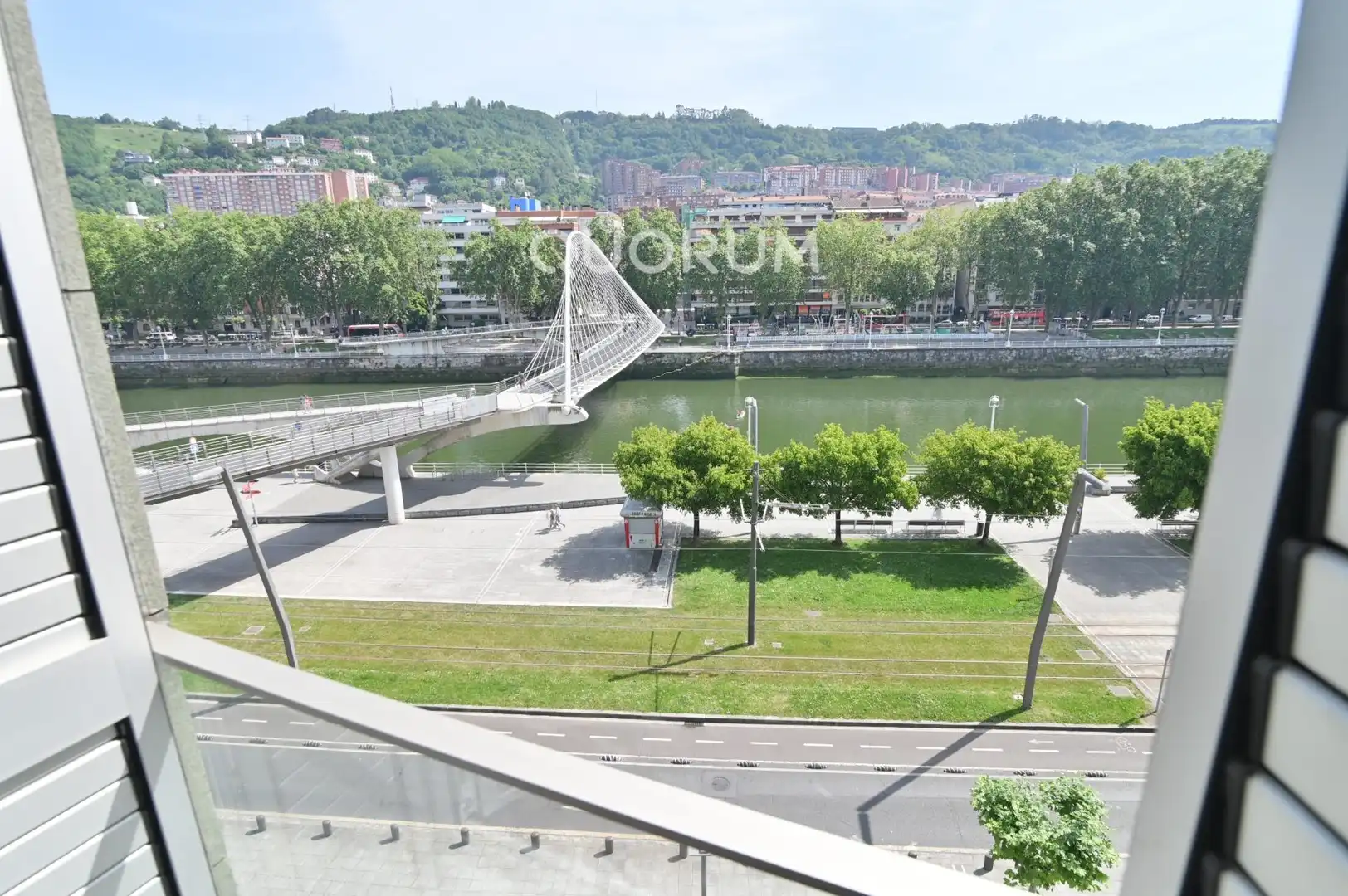 Außenansicht von Wohnung zum Verkauf in Bilbao  mit Klimaanlage, Heizung und Terrasse
