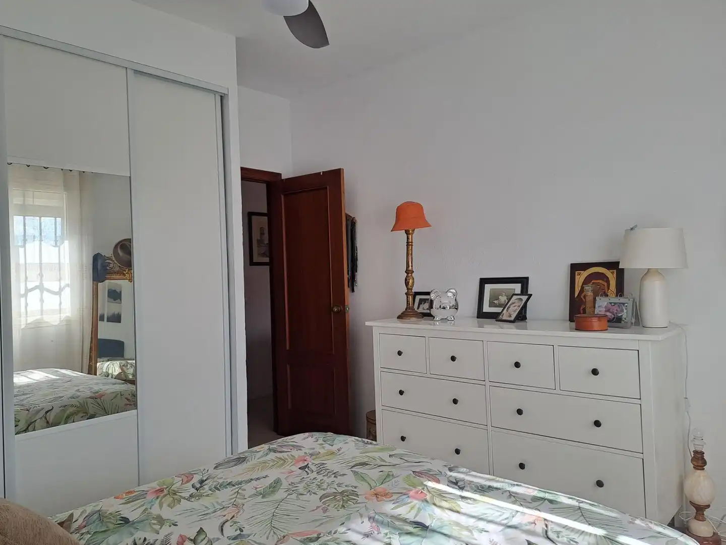 Dormitori de Casa o xalet en venda en Cantillana amb Aire condicionat, Calefacció i Jardí privat