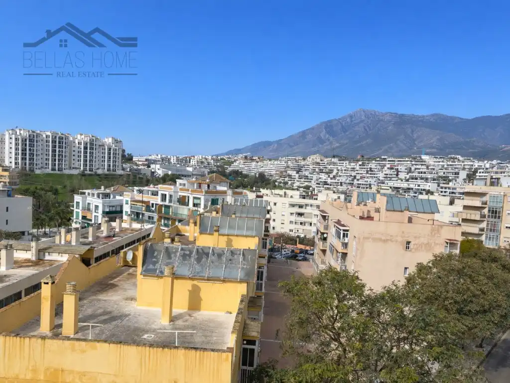 Vista exterior de Piso de alquiler en Estepona con Aire acondicionado, Terraza y Amueblado