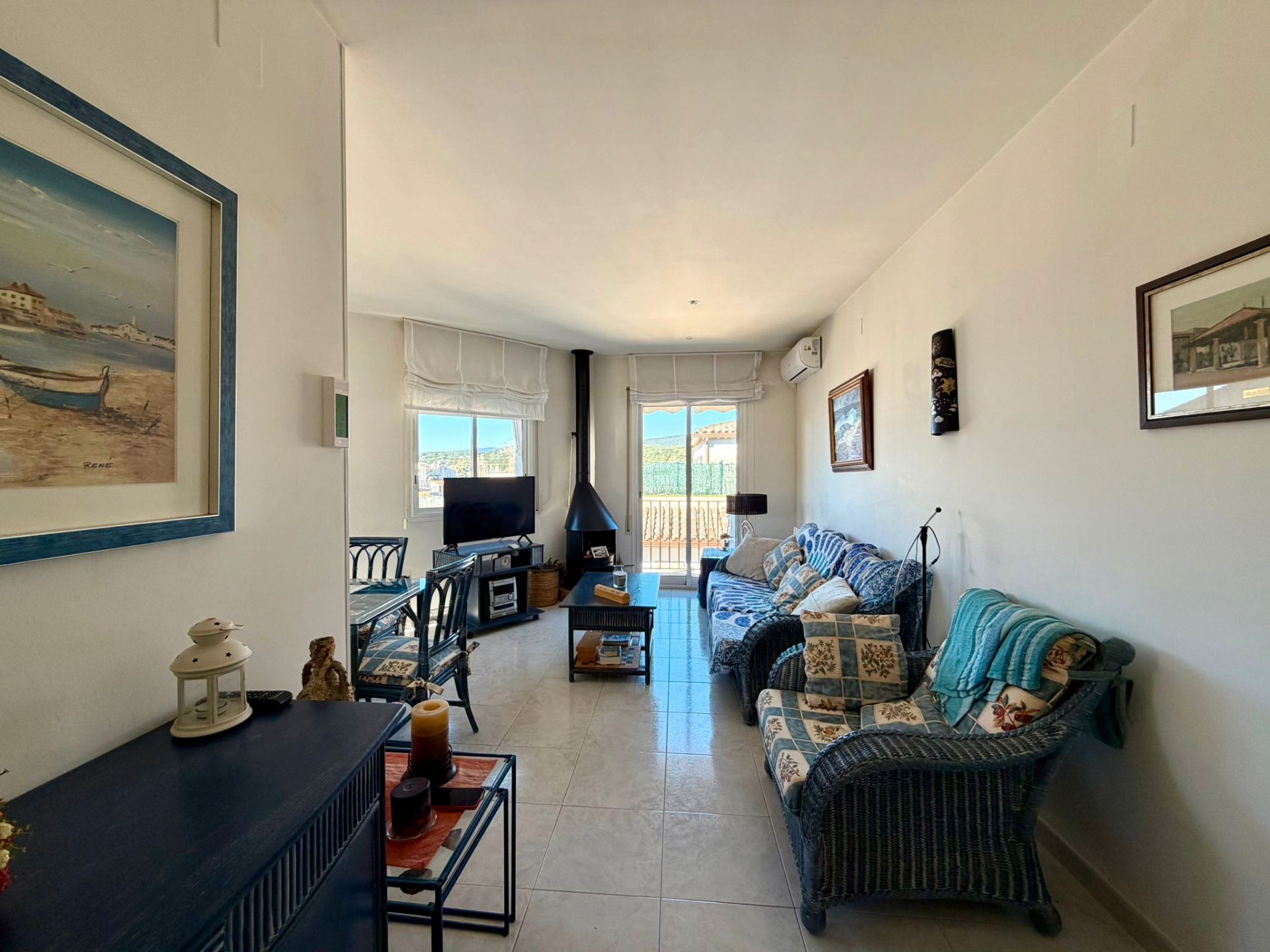 Sala d'estar de Pis en venda en Palamós amb Aire condicionat, Calefacció i Moblat