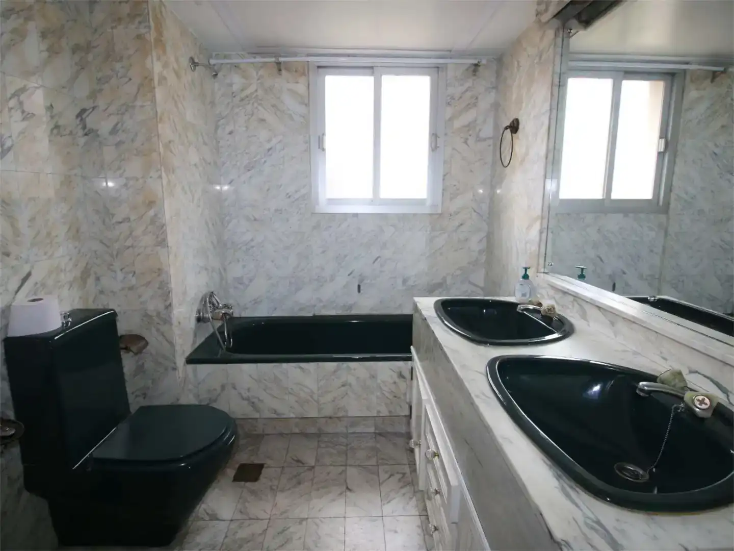 Badezimmer von Büro zur Miete in Sevilla