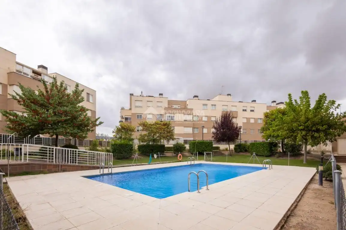 Swimming pool of Flat for rent in Santa Marta de Tormes  with Air Conditioner, Heating and Community pool