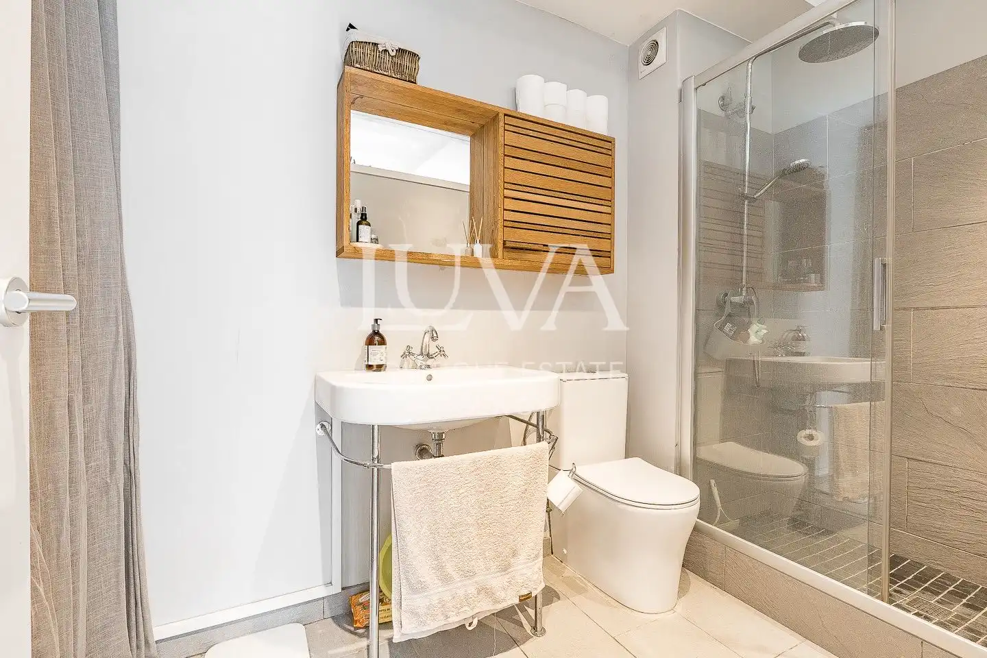 Baño de Apartamento en venta en Barcelona con Aire acondicionado, Calefacción y Terraza