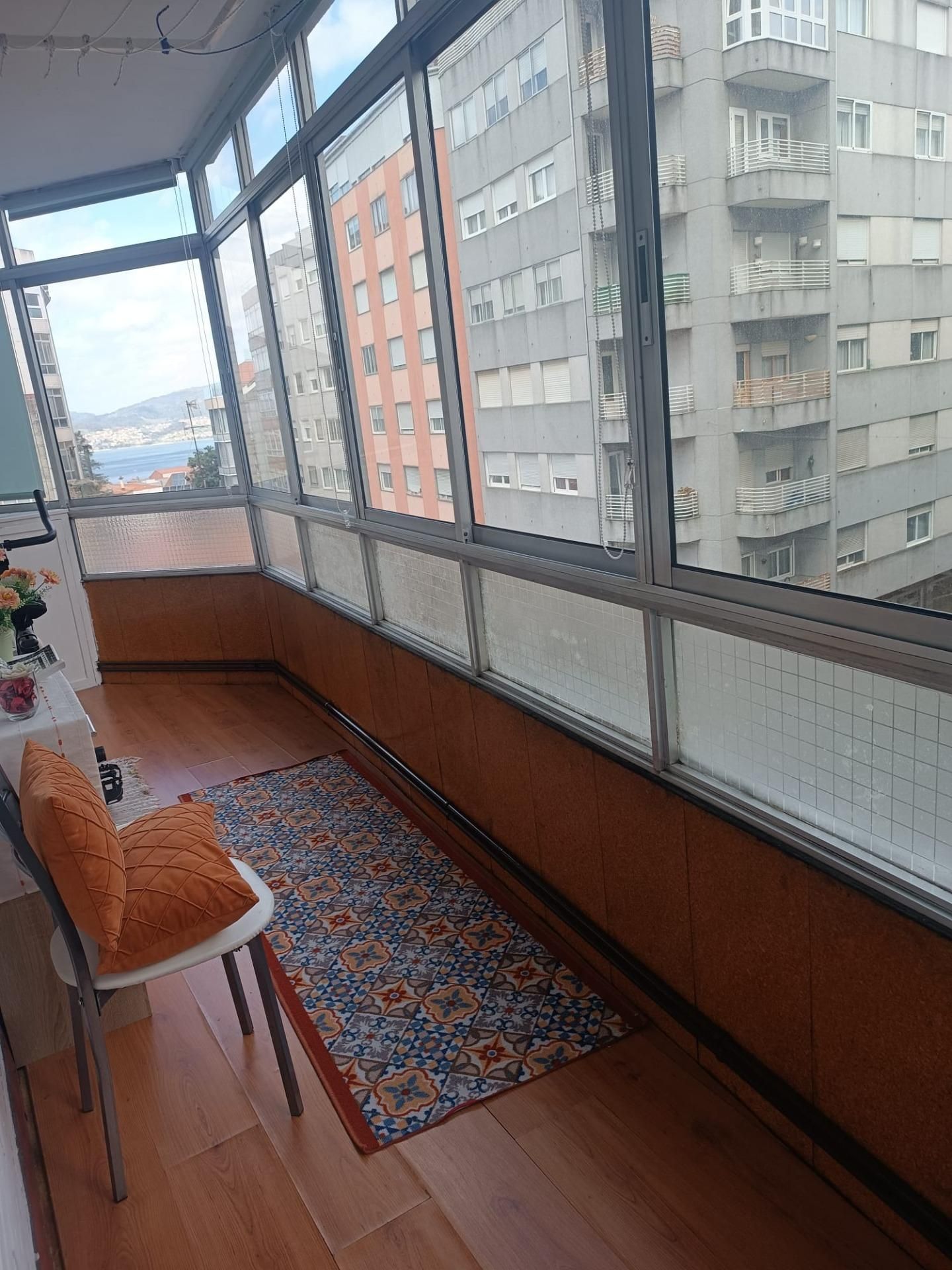 Dormitori de Pis en venda en Vigo  amb Calefacció, Parquet i Traster