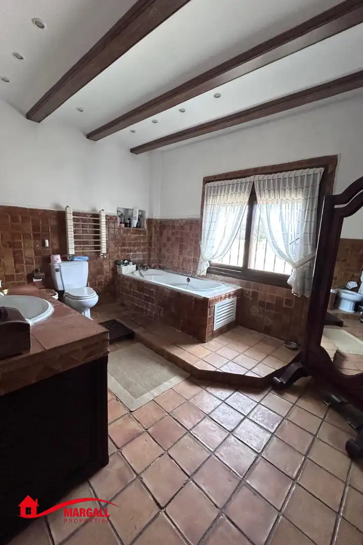 Bany de Casa o xalet en venda en Alboraya amb Aire condicionat, Calefacció i Jardí privat