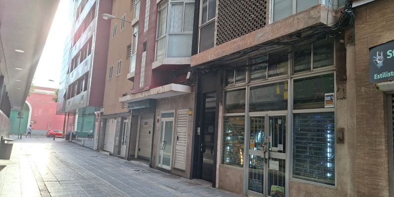 Vista exterior de Local en venta en Las Palmas de Gran Canaria con Alarma