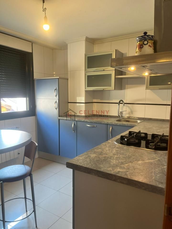 Cuina de Dúplex en venda en Ourense Capital  amb Calefacció, Parquet i Traster