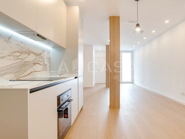 Piso con balcón en venta en C-31