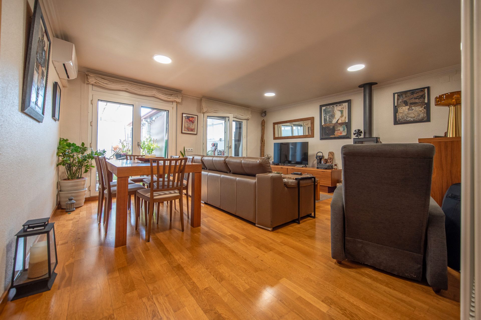 Living room of Flat for sale in Sant Feliu de Guíxols  with Air Conditioner, Heating and Parquet flooring