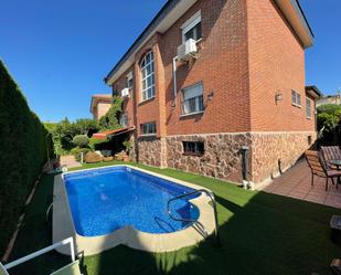 Piscina de Casa o xalet en venda en Meco amb Aire condicionat, Terrassa i Piscina