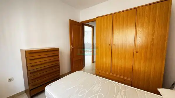 Schlafzimmer von Wohnung zur Miete in Granada mit Klimaanlage, Heizung und Waschmaschine