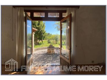 House with pool for sale in Calle Discòrdia sn