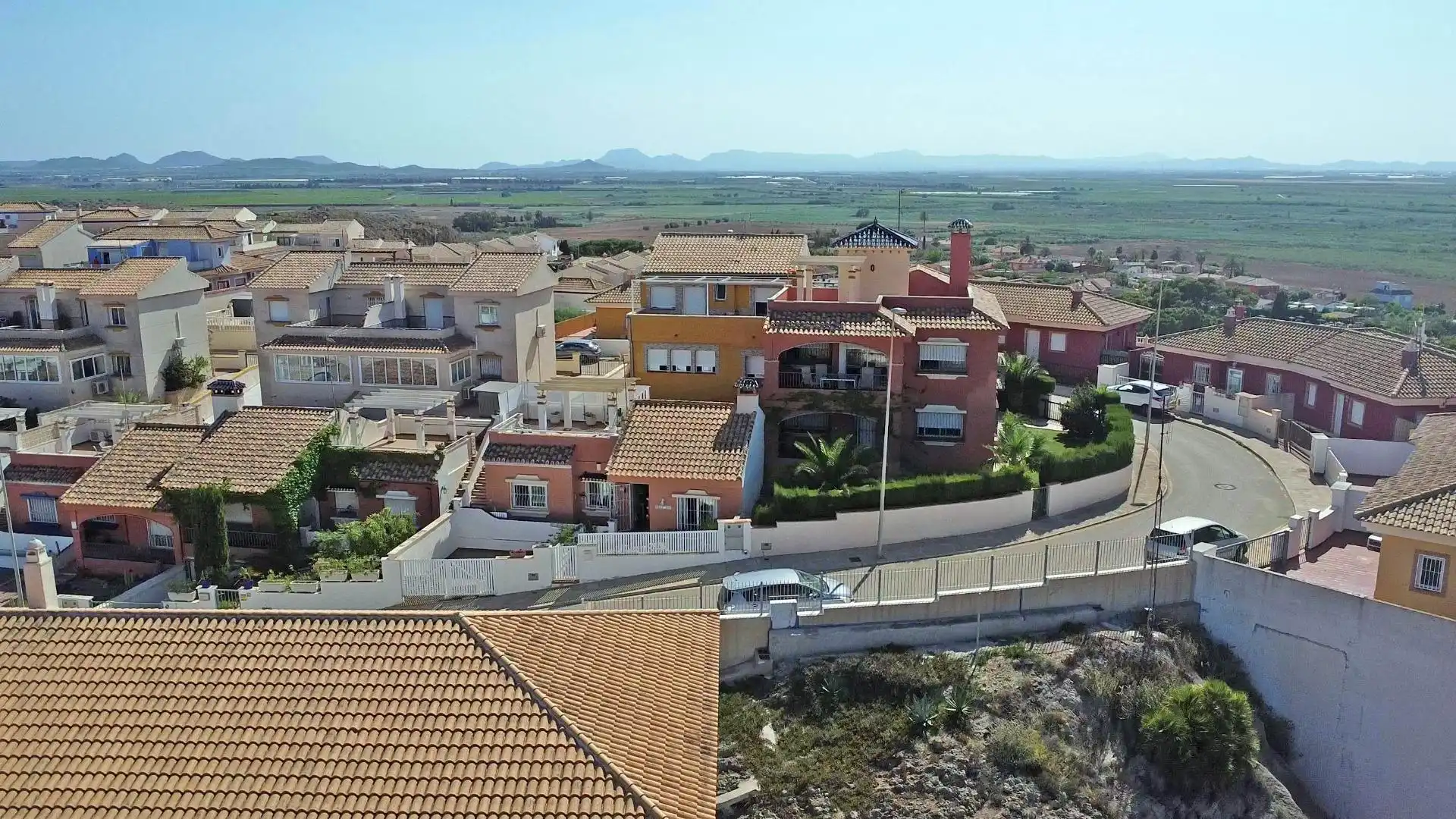 Vista exterior de Casa adosada en venta en Cartagena con Terraza, Amueblado y Piscina comunitaria