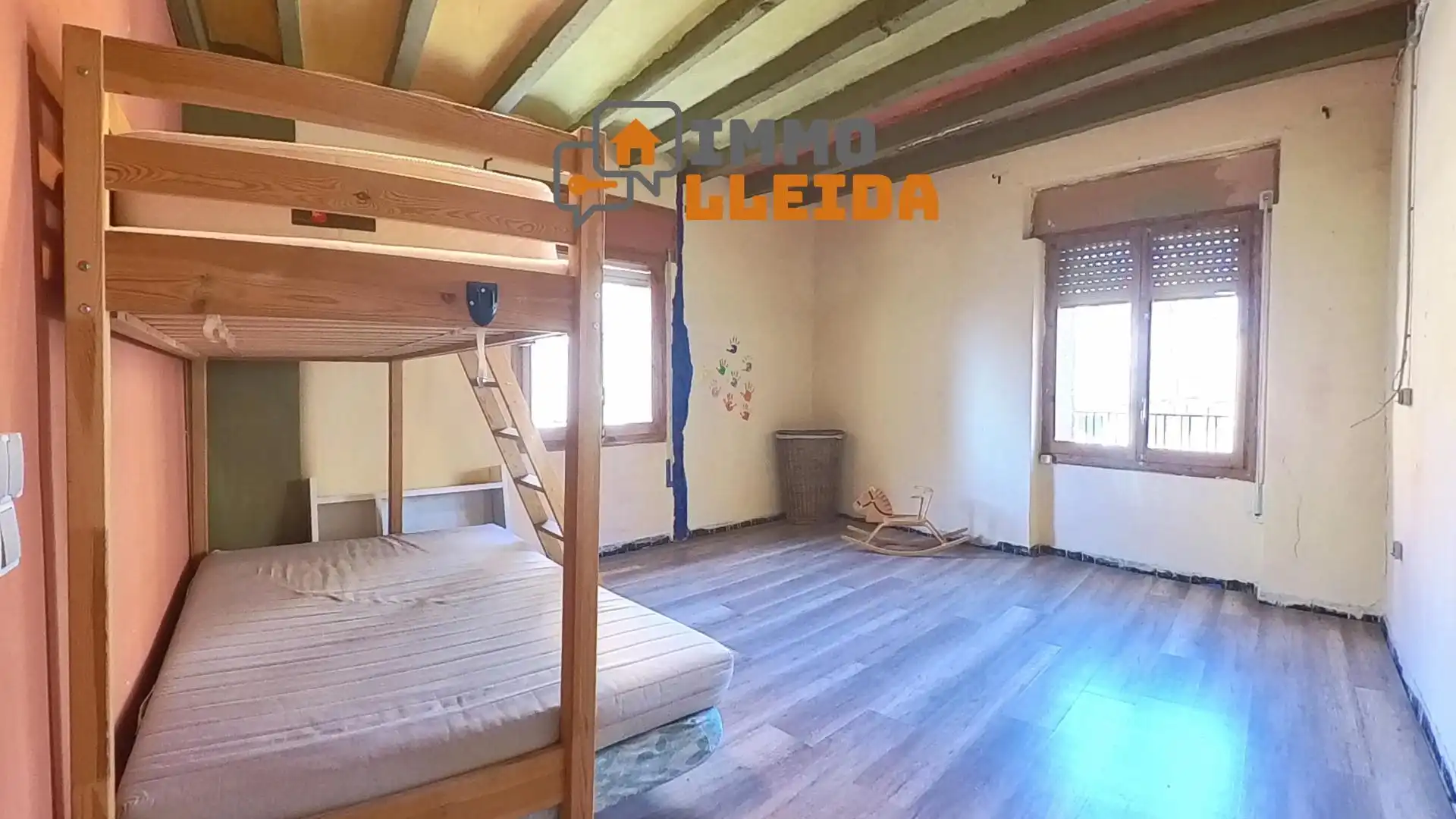 Habitación de Casa adosada en venta en Granyena de les Garrigues con Calefacción y Terraza