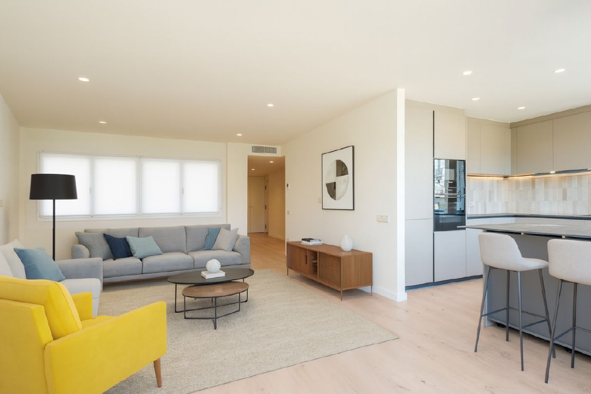 Sala d'estar de Pis en venda en Girona Capital amb Aire condicionat, Calefacció i Terrassa