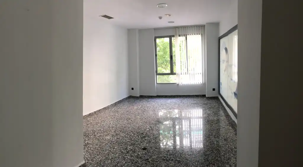 Büro mit Aufzug zur Miete in Plaza Santa Gertrudis 2, ático, imagen 4