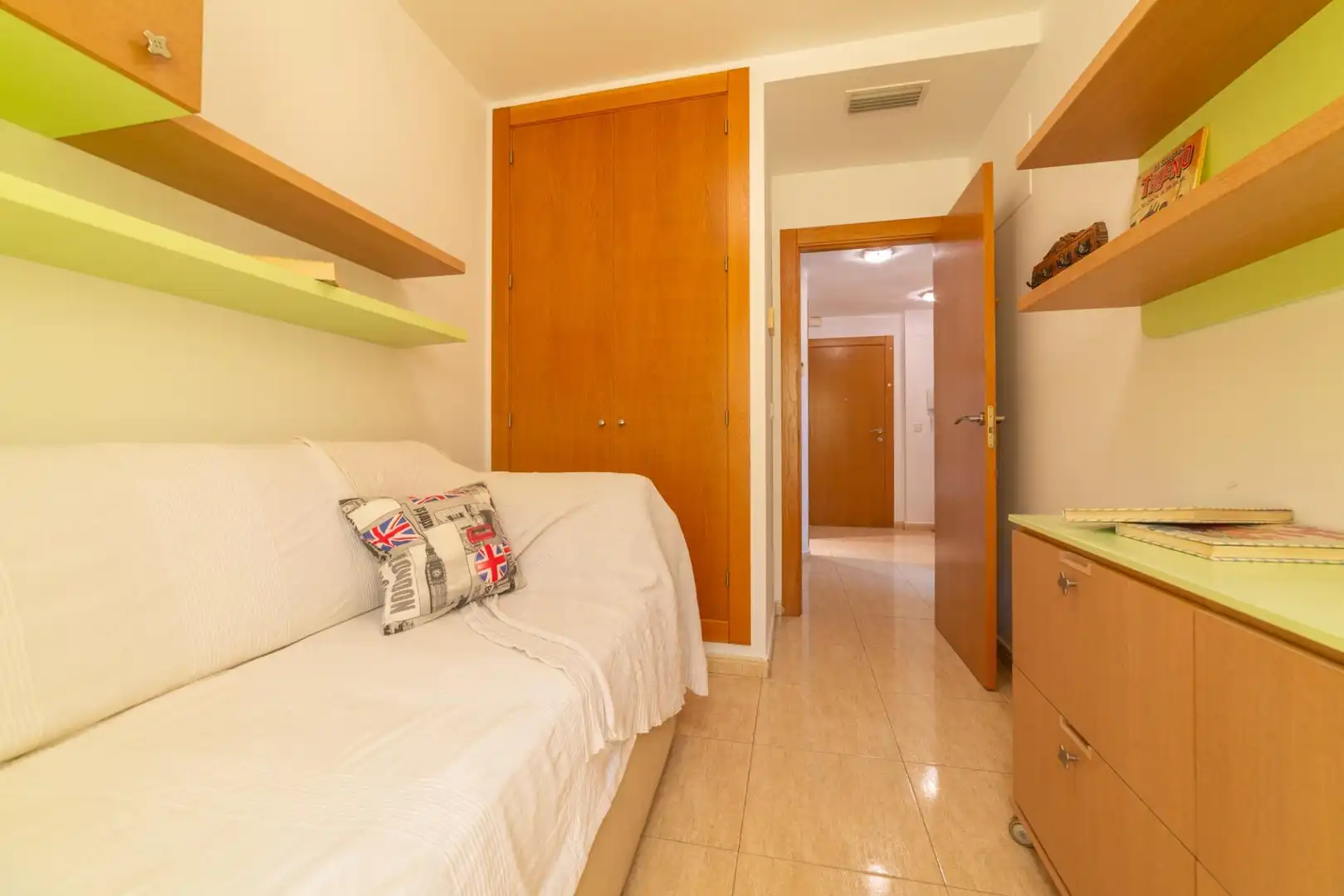 Dormitori de Apartament en venda en San Javier amb Aire condicionat, Moblat i Balcó