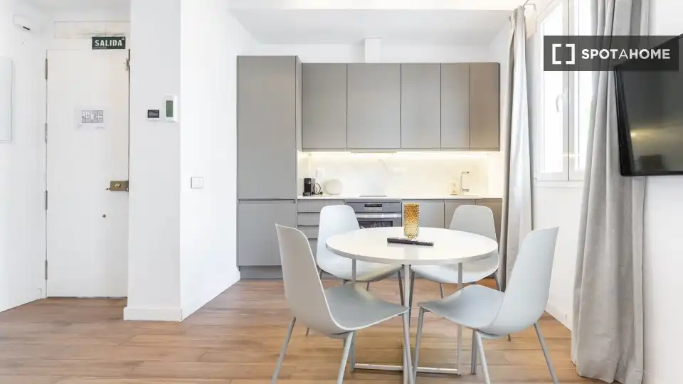 Flat with terrace to rent in Chamberí, imagen 2