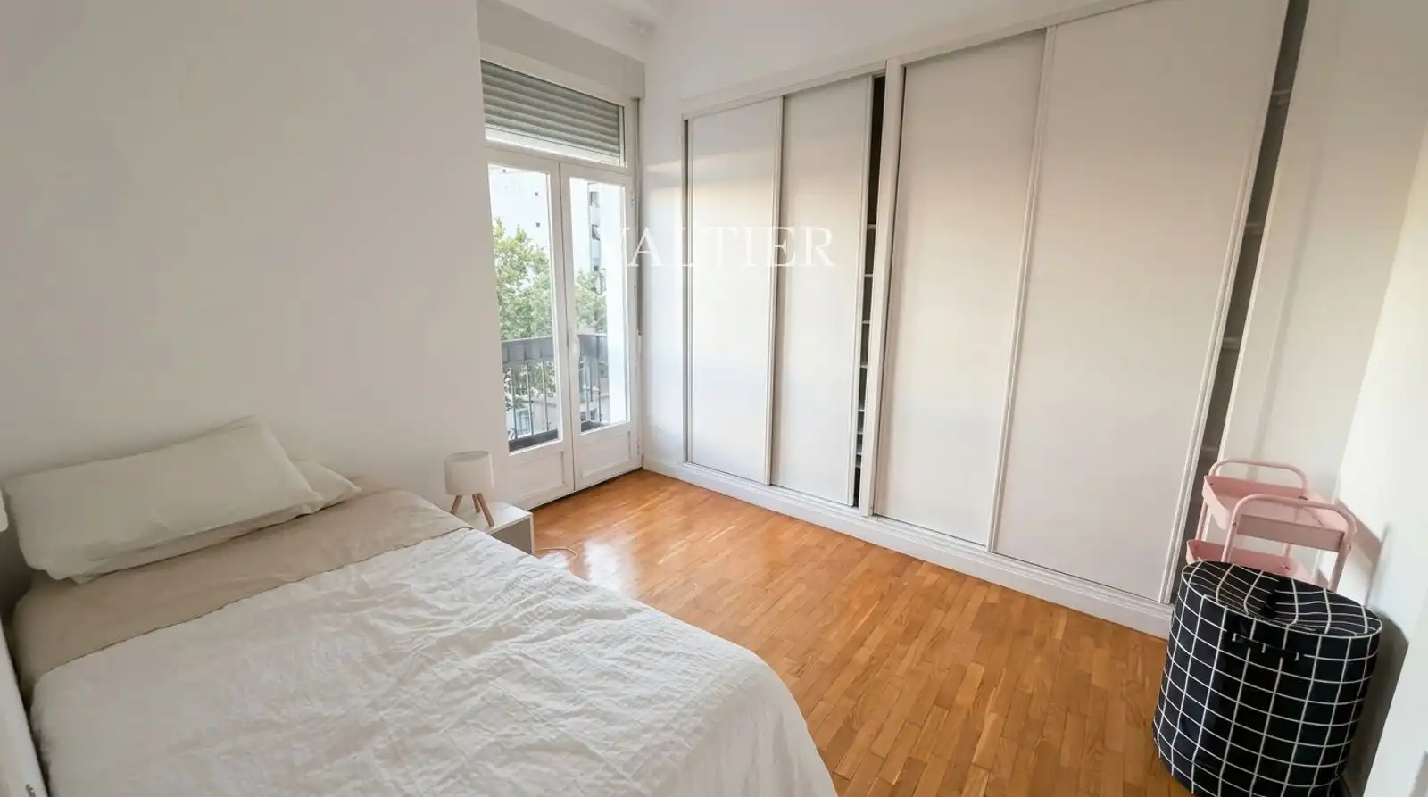 Bedroom of Flat for rent in Madrid  with Air Conditioner, Terrace and Furnished