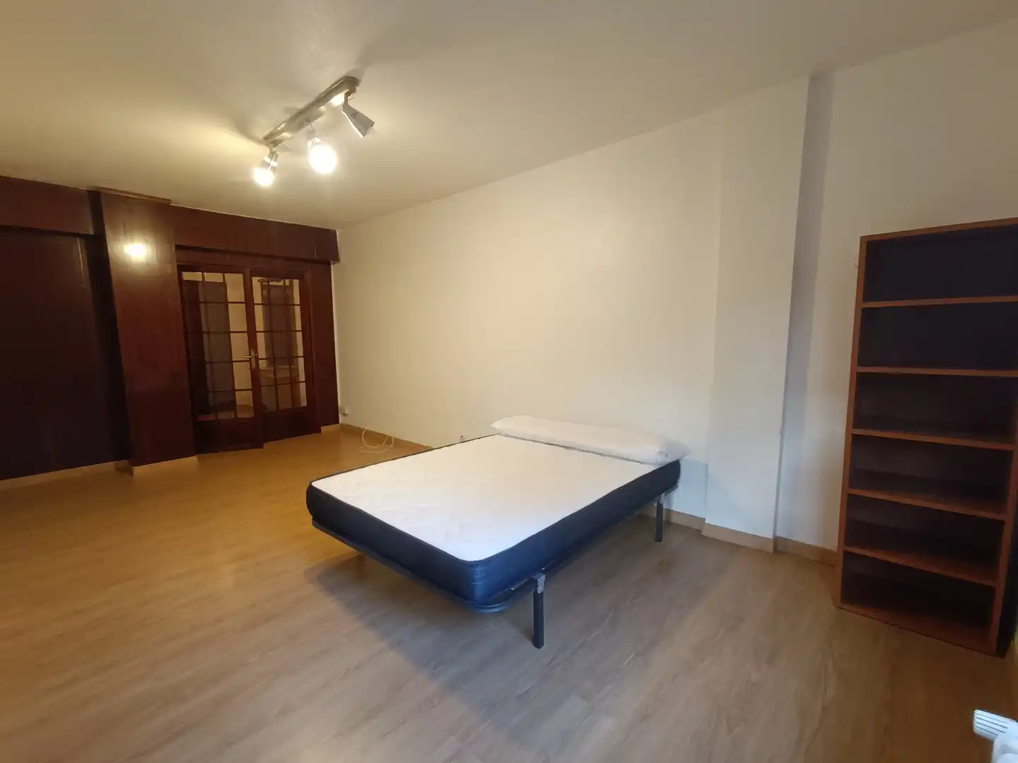 Habitación de Piso para compartir en  Pamplona / Iruña con Amueblado