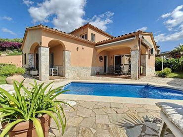 Villa à vendre à Avenida Mas Santet
