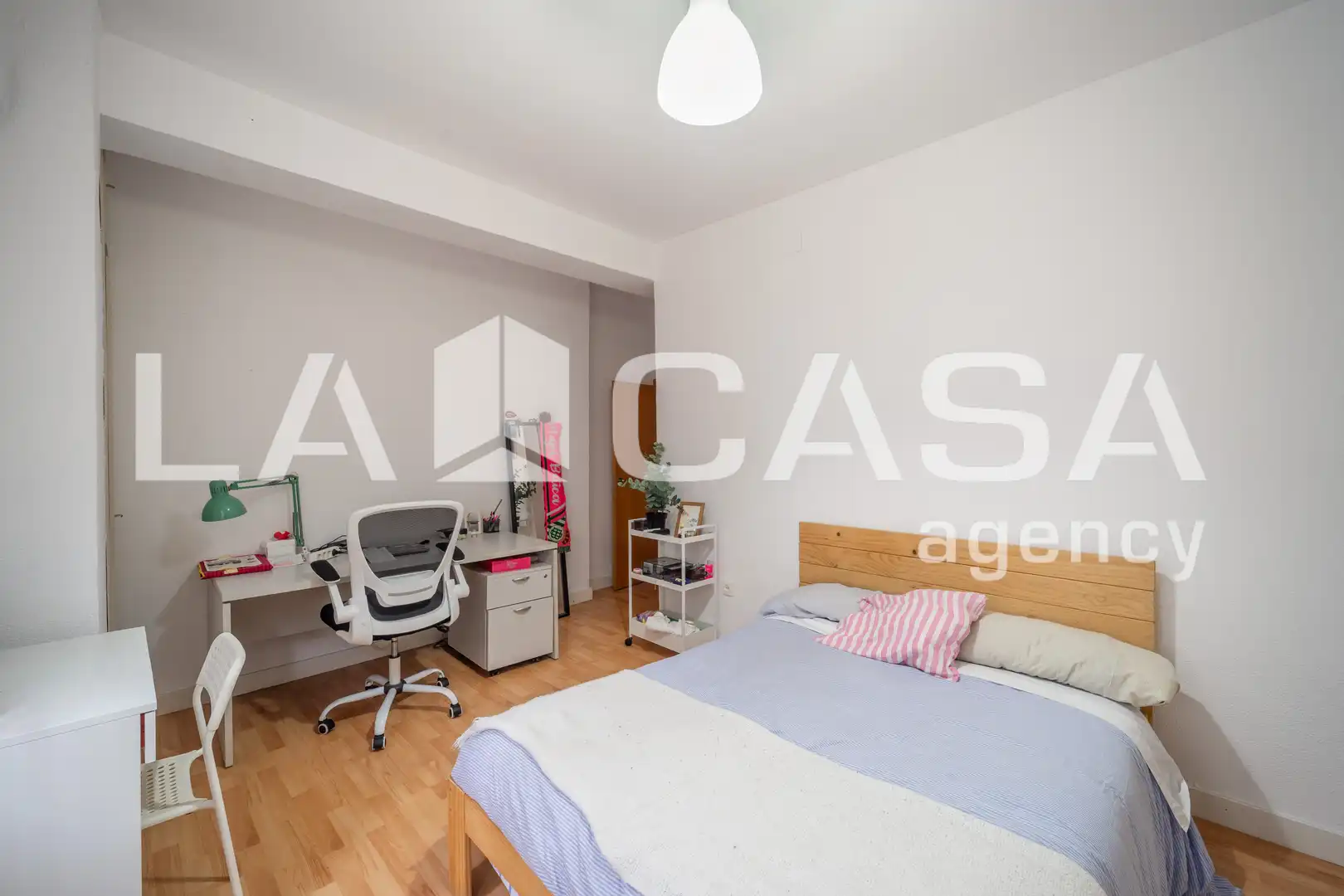 Flat for sale in  Sevilla Capital  with Air Conditioner