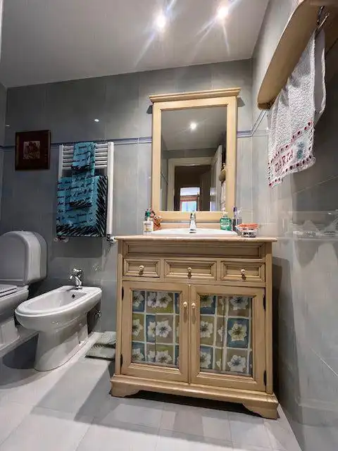 Badezimmer von Wohnung zum Verkauf in Gijón  mit Heizung und Abstellraum