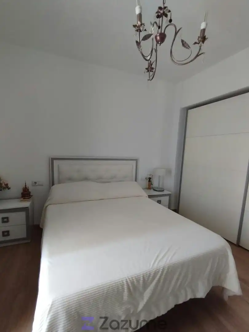 Dormitori de Casa o xalet de lloguer en Jaén amb Aire condicionat, Terrassa i Moblat
