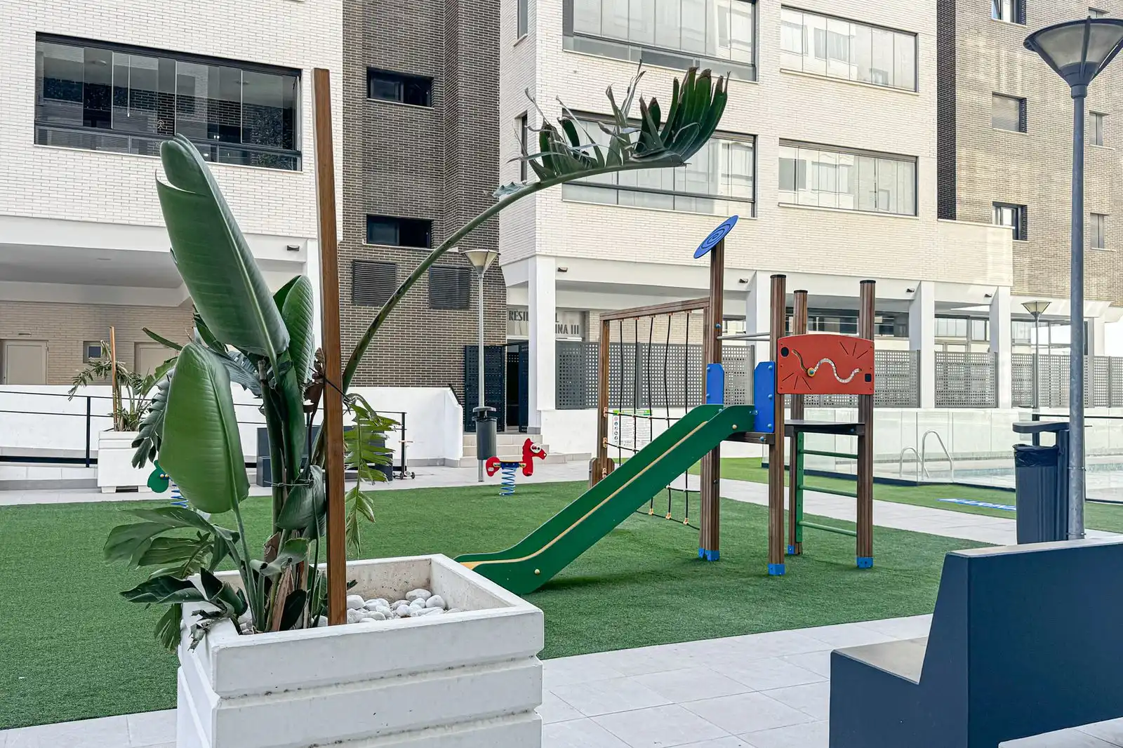 Terrassa de Pis en venda en Almería amb Terrassa, Traster i Piscina