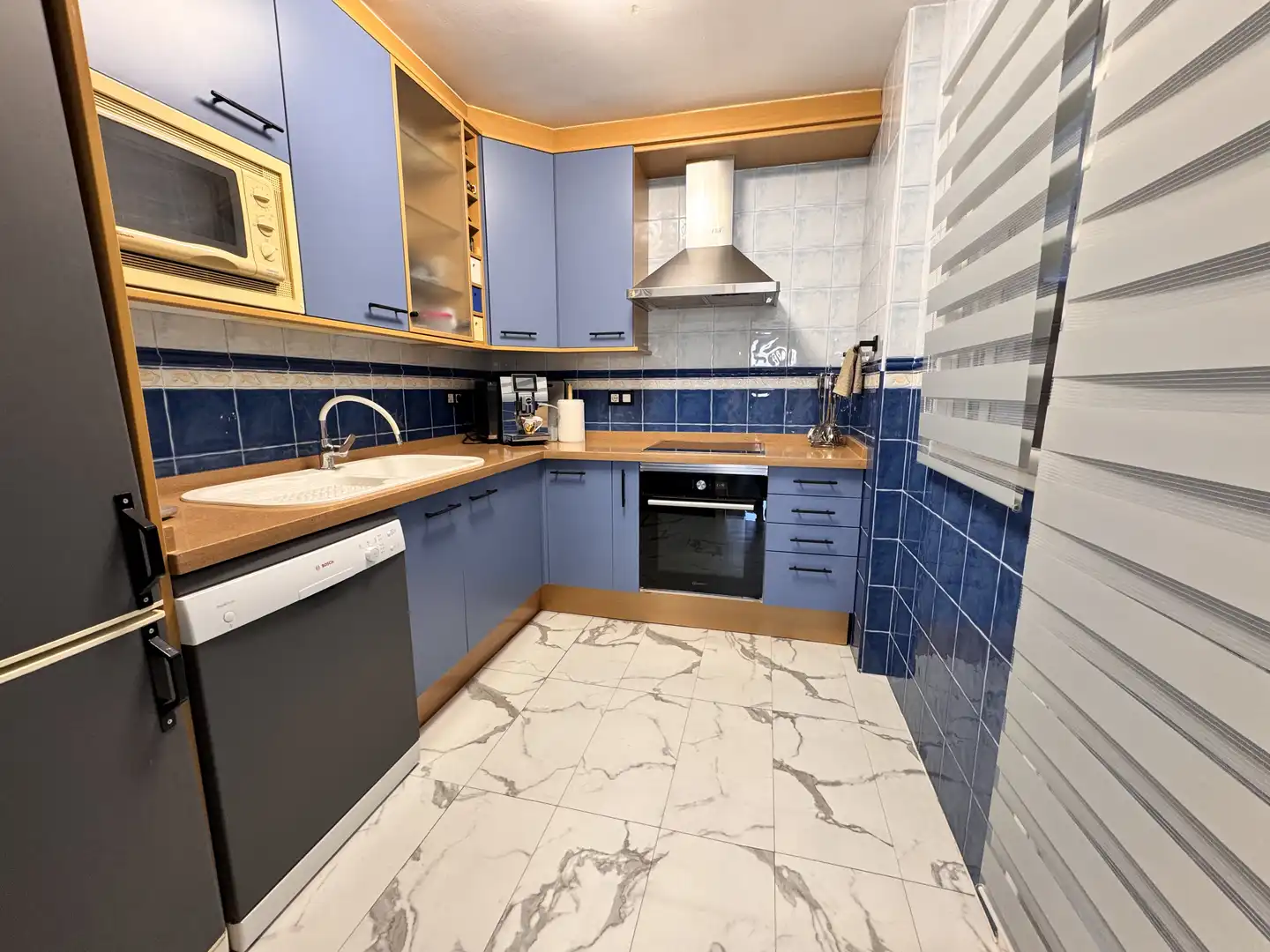 Terraced house with terrace for sale in Calle Luarca, imagen 9