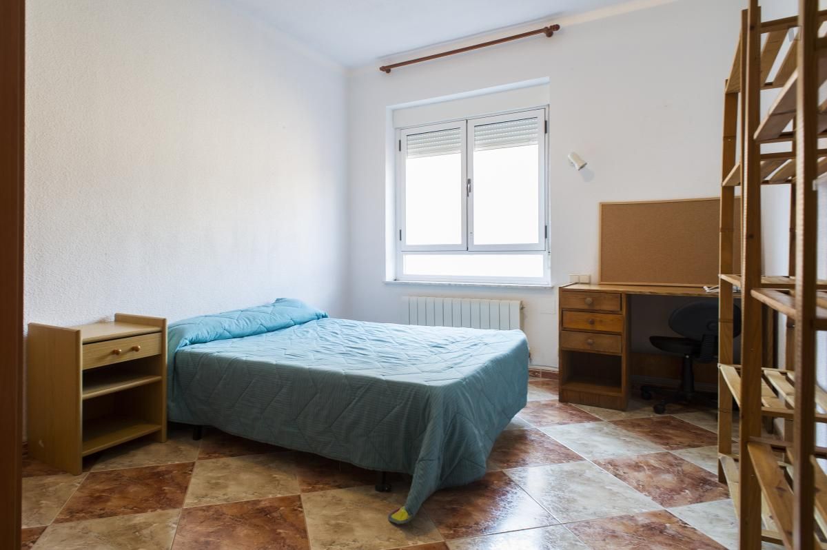 Dormitori de Apartament de lloguer en Salamanca Capital amb Calefacció, Moblat i Rentadora