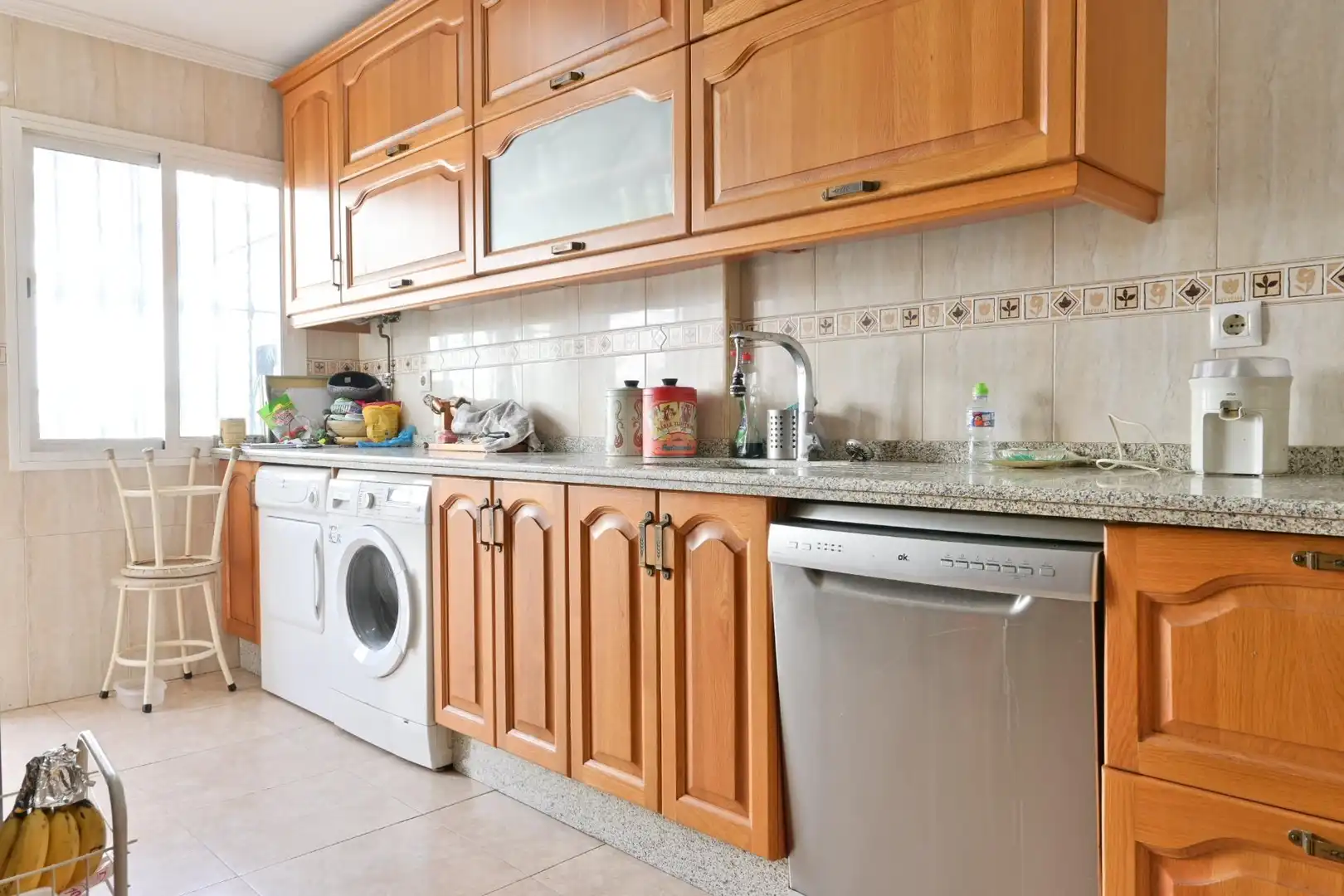 Kitchen of Houses for sale in Sevilla  with Air Conditioner and Terrace
