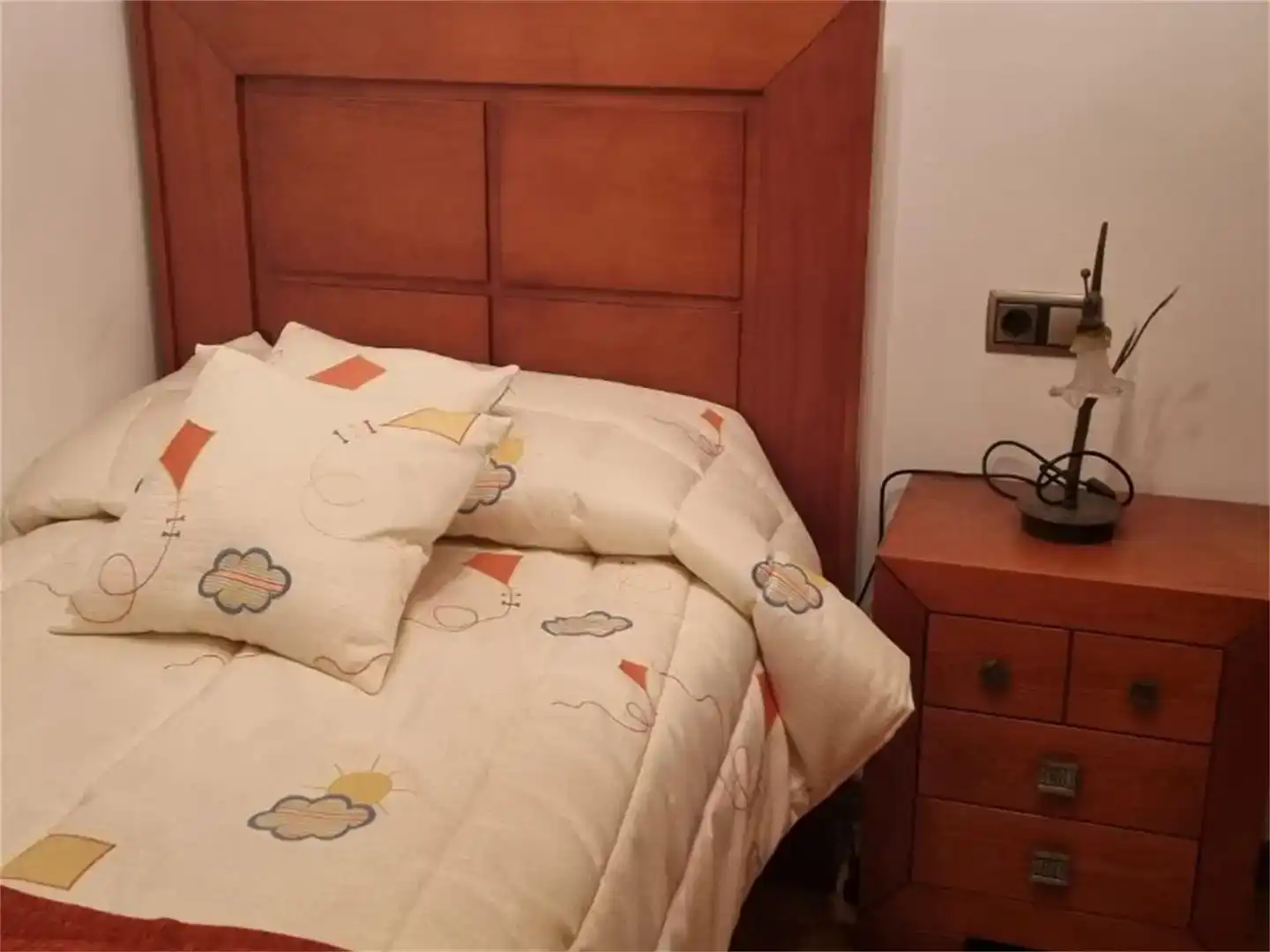 Dormitori de Dúplex en venda en Cuevas de San Marcos amb Aire condicionat, Parquet i Traster