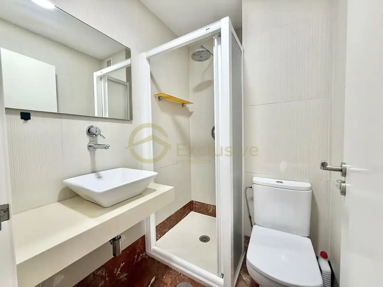 Baño de Casa o chalet en venta en Avilés con Calefacción, Parquet y Trastero