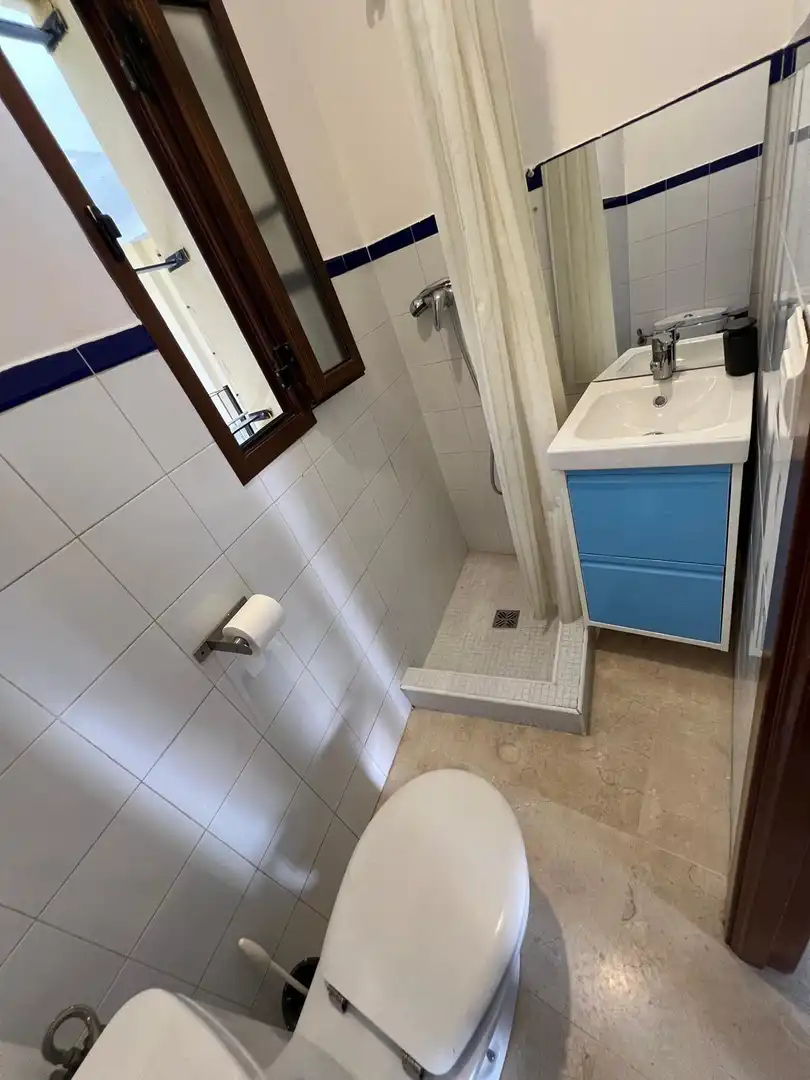 Bathroom of Attic for rent in Sevilla  with Air Conditioner, Terrace and Storage room