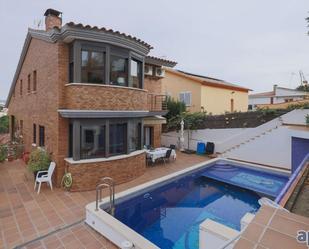 Swimming pool of Flat for sale in Premià de Dalt  with Air Conditioner, Terrace and Swimming Pool
