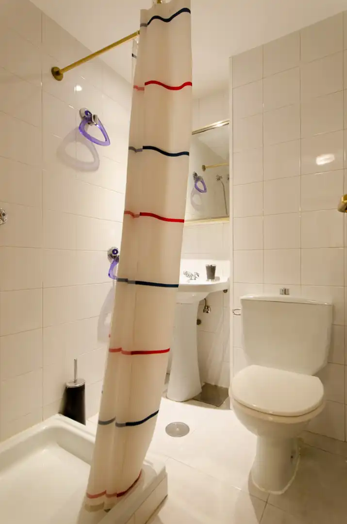 Bathroom of Flat for rent in Madrid  with Air Conditioner, Heating and Terrace