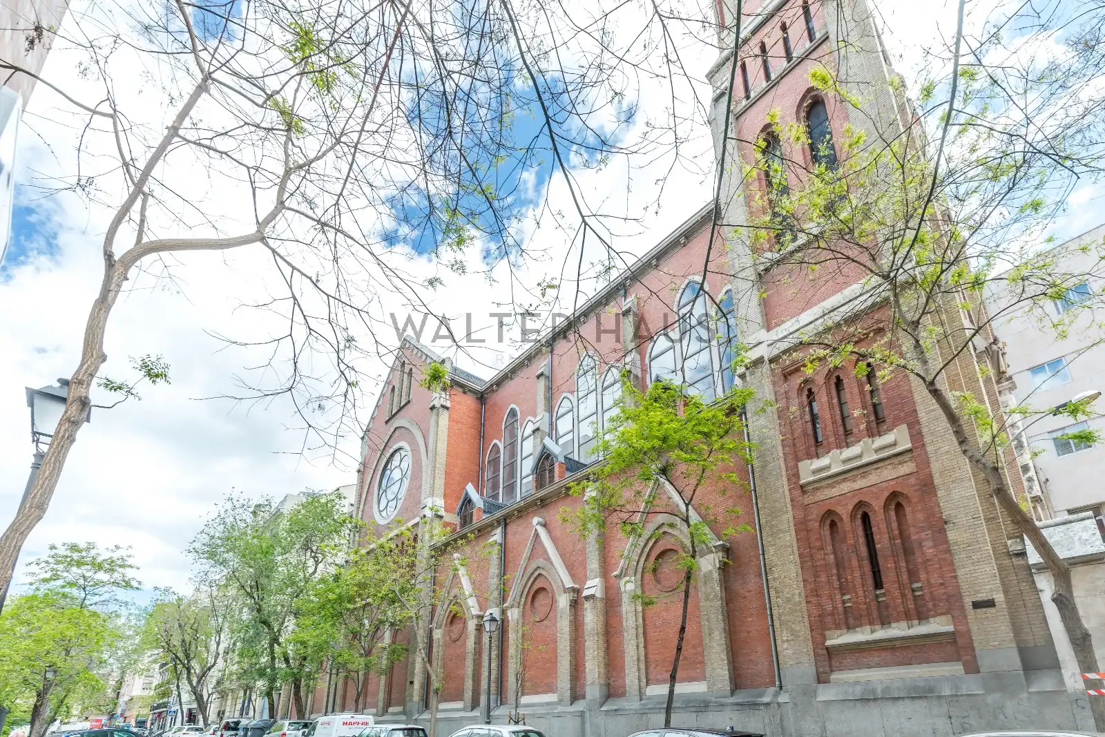 Außenansicht von Geschaftsraum zum Verkauf in Madrid mit Klimaanlage
