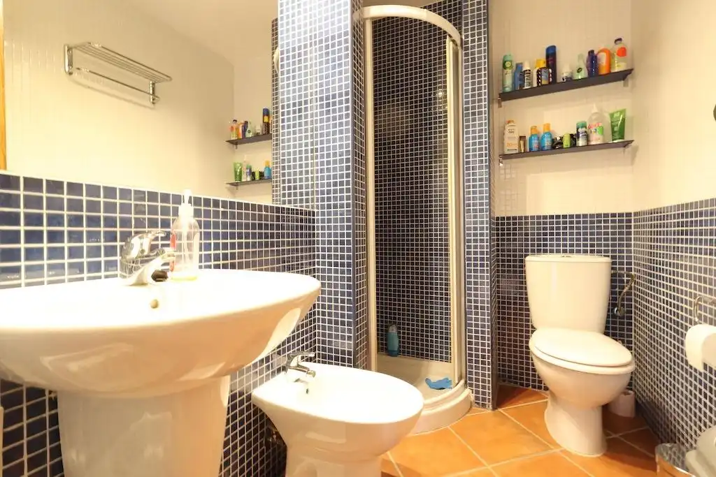 Bathroom of Apartments for sale in Torrevieja