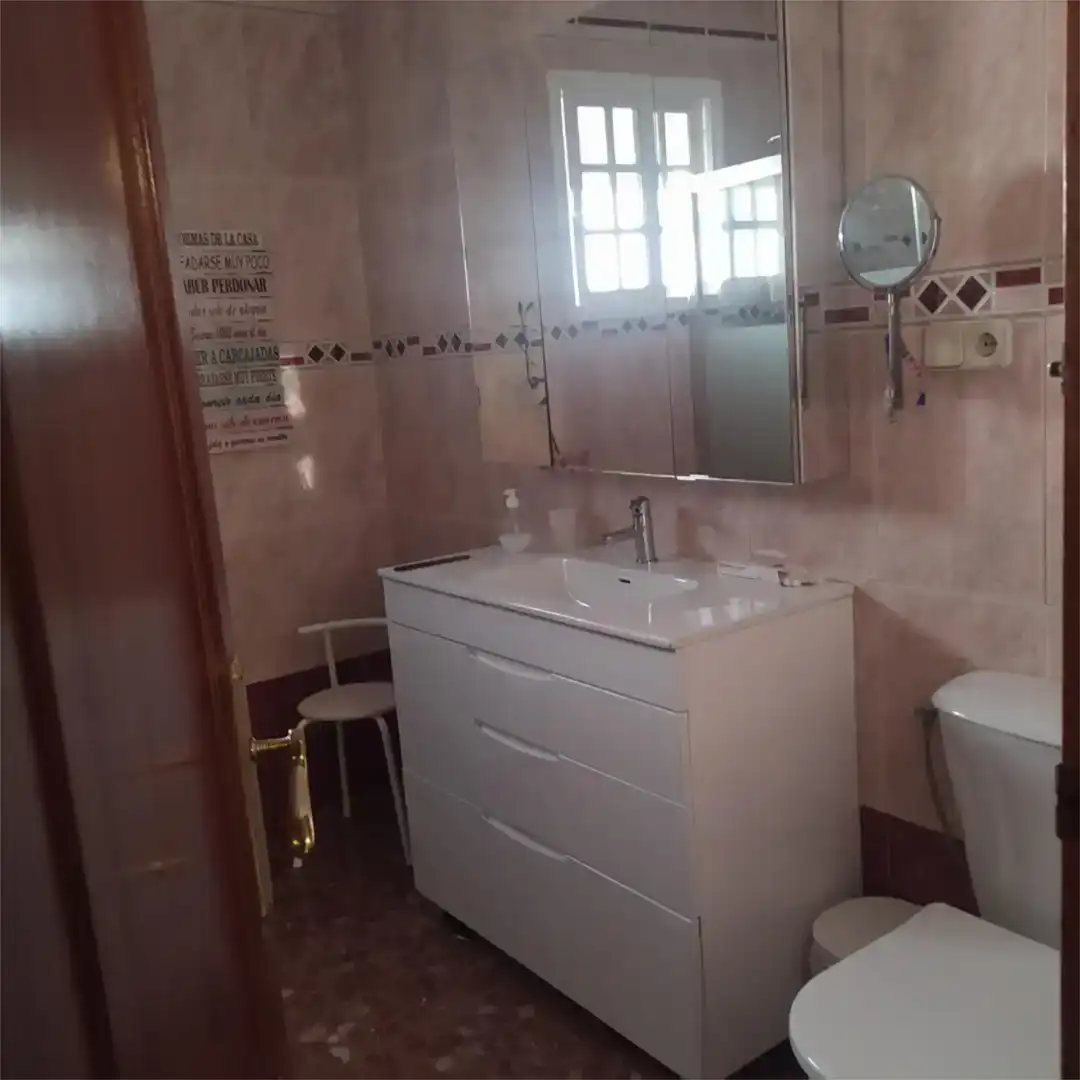 Baño de Piso en venta en El Cuervo de Sevilla con Aire acondicionado, Horno y Lavadora