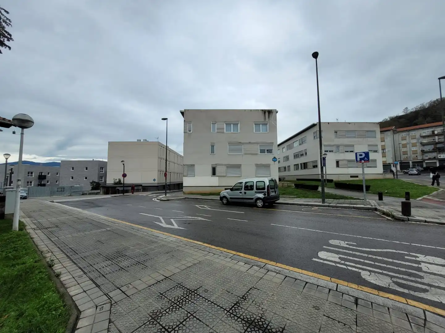 Außenansicht von Wohnung zum Verkauf in Bilbao  mit Heizung, Parkett und Abstellraum