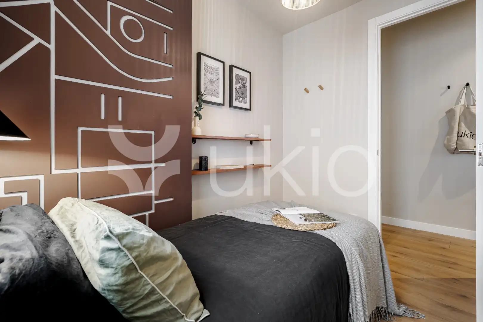 Dormitori de Apartament de lloguer en Madrid amb Aire condicionat, Calefacció i Terrassa