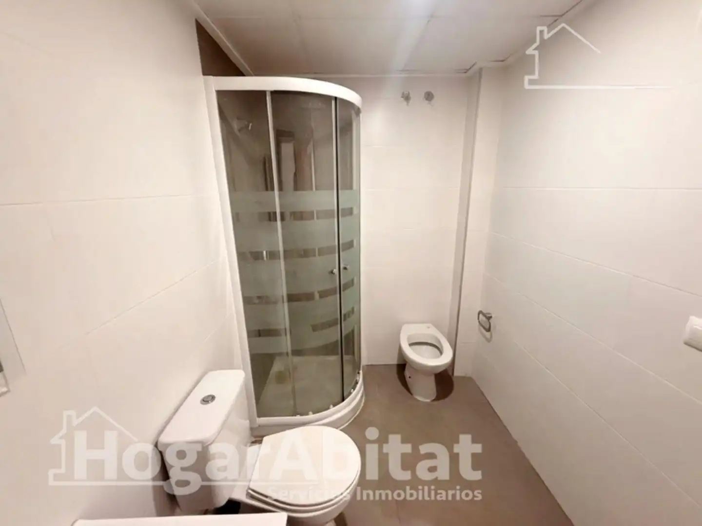 Bathroom of Flat for sale in Montserrat  with Air Conditioner, Heating and Terrace