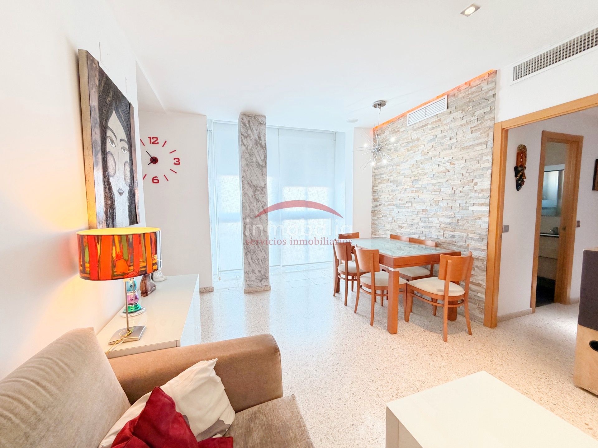 Living room of Flat for sale in  Sevilla Capital  with Air Conditioner and Community pool