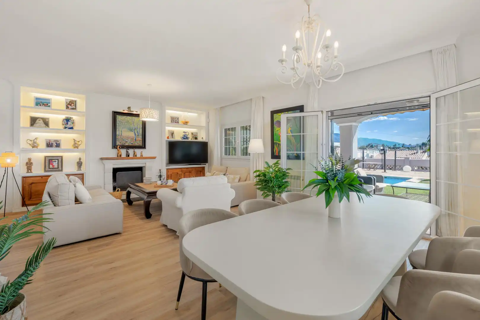 Chalet con piscina en venta en 44 Calle Pico del Naranco, imagen 12